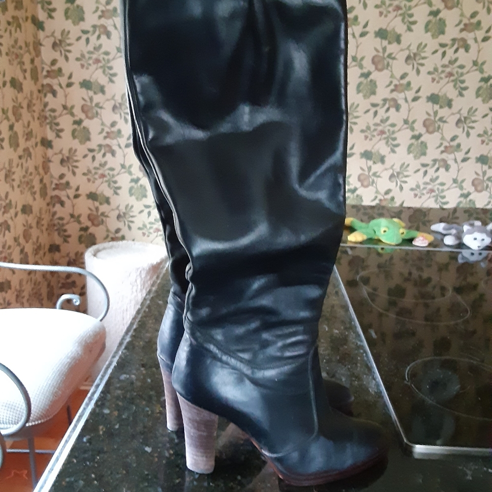 Diesse made in Greece 7 1/2 leather boots calf high